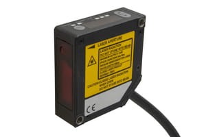 PT98E231, czujnik laserowy,odbiciowy 20,4x60x57 24V DC,d50mA,a4-20mA/0-10VSn:26-34/5m kabel